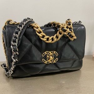 Chanel 19 Handbag/Crossbody